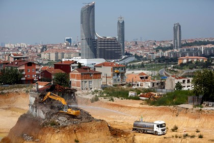 Десять турецких рабочих погибли из-за обрушения лифта
