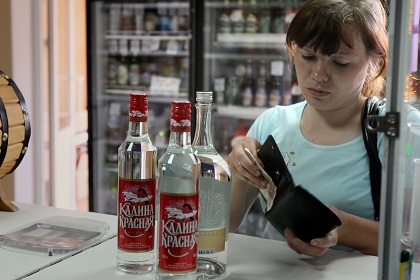 Гражданам разрешат ввозить из ТС не более 5 литров алкоголя