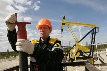 «Коммерсантъ» сообщил о снижении добычи нефти «Роснефтью»