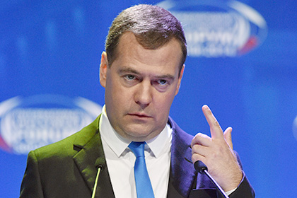 Медведев поручил подготовить предложения по преференциям российскому ПО