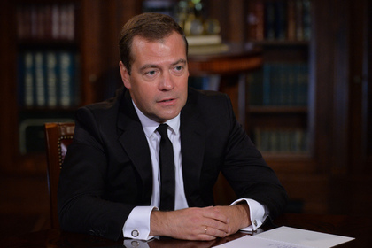 Медведев пригрозил странам Запада ограничением полетов над Россией