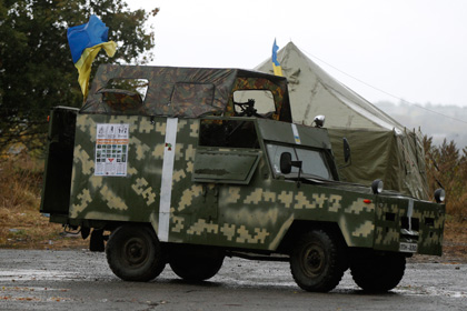 Порошенко сравнил украинскую военную технику с консервными банками