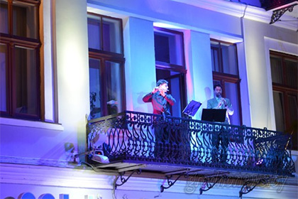 В Гродно провели концерт на балконах