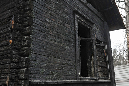 Во Владивостоке при пожаре в частном доме погибли шесть человек