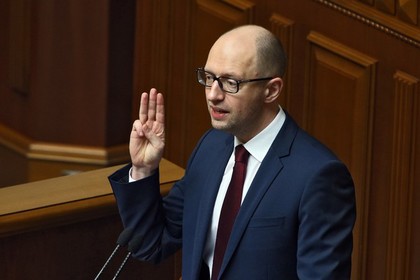 Яценюк допустил введение военного положения на Украине