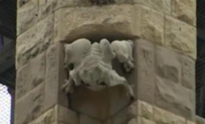 Жительницу Чикаго убила упавшая с фасада храма гаргулья