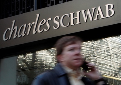 Charles Schwab доверит деньги инвесторов роботу-брокеру