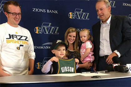 Клуб НБА подписал контракт с больным раком пятилетним мальчиком