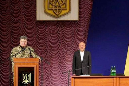 Порошенко приказал построить три линии обороны под Донецком
