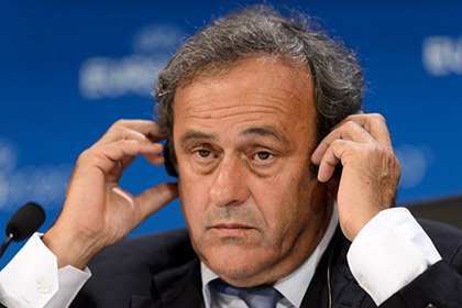 Президента УЕФА заставили вернуть подаренные на ЧМ в Бразилии часы