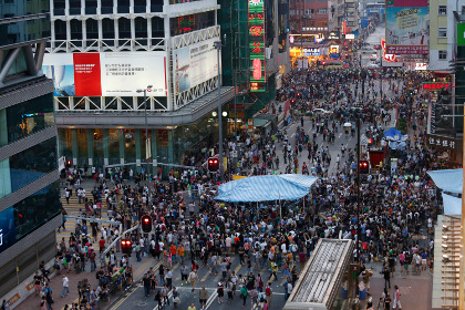 Протестующие согласились убрать часть баррикад в Гонконге