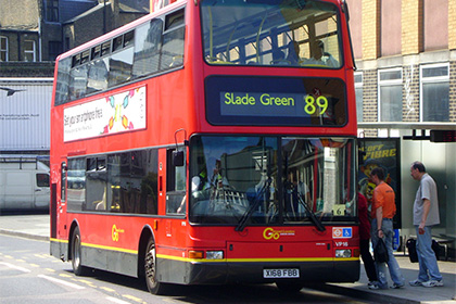 В Лондоне целующихся геев высадили из автобуса