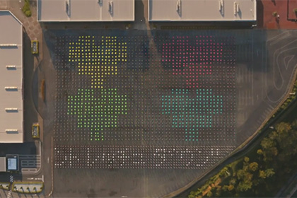 В новом клипе OK Go сняли более двух тысяч зонтов