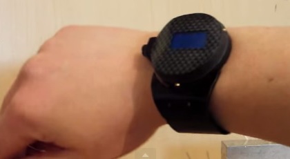 Изобретатель из Германии презентовал лазерные часы в стиле Джеймса Бонда