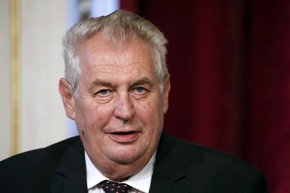 Президент Чехии признал бессмысленность экономической помощи Украине
