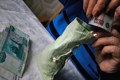 Совфед одобрил закон о заморозке пенсионных накоплений на 2015 год