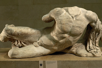 Британский музей передал Эрмитажу статую из Парфенона