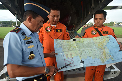Индонезийские спасатели подтвердили обнаружение обломков лайнера
