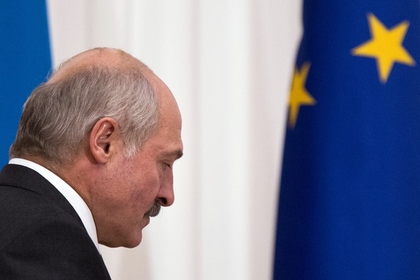 Лукашенко призвал перестать молиться на Россию