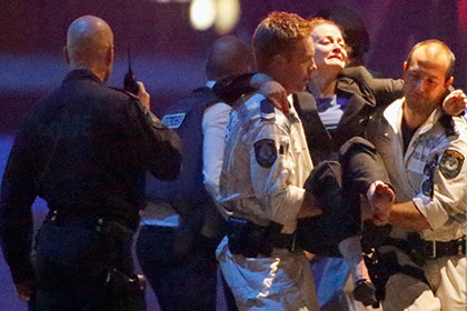 Полиция освободила заложников из кафе в Сиднее