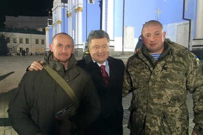 Порошенко поздравит украинцев с Новым годом в компании «киборгов»