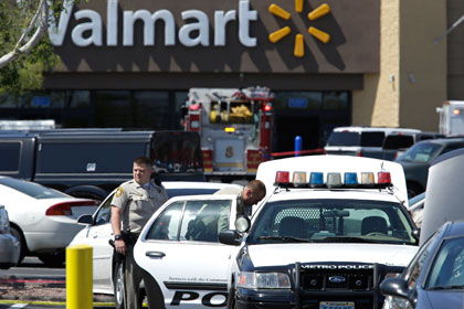 Семья застреленного в супермаркете афроамериканца подала в суд на полицейских
