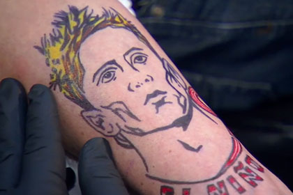 Бывший игрок «Челси» сделал татуировку с Торресом после проигранного спора