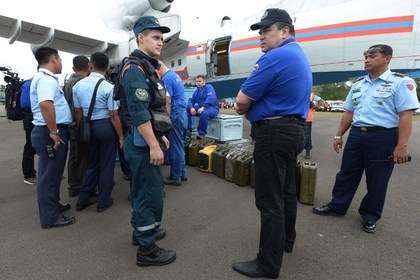 Российские водолазы отправились в район поисков самолета AirAsia