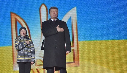 Порошенко пообещал защищать права крымчан