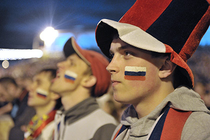 Болельщикам запретили проносить зонты на матч сборных Черногории и России