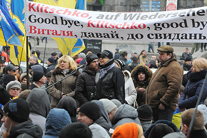 На «Марш белых платочков» в Киеве вышли более двух тысяч человек