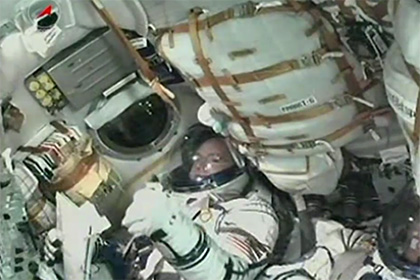 Российские космонавты впервые применили планшет при управлении кораблем