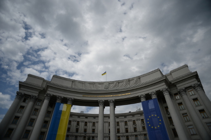Киев отказался снять экономическую блокаду Донбасса