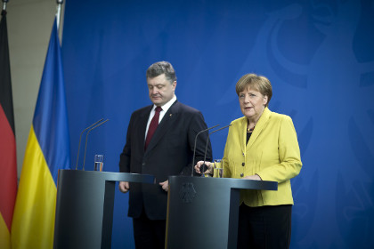 Меркель и Порошенко выступили за повторную встречу глав МИД «нормандской четверки»