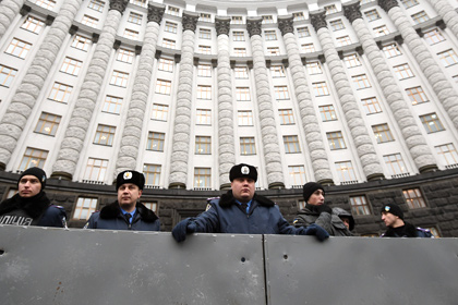 «Правый сектор» пригрозил сжечь администрацию президента Украины