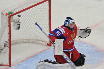 Российский голкипер отразил 33 броска в дебютном матче в НХЛ