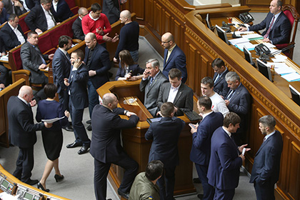 В Верховной Раде опровергли информацию о повышении зарплат депутатам