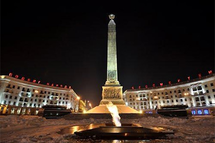 Замерзшего хулигана задержали в Минске за прыжки через Вечный огонь