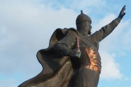 В Харькове вандалы украли меч с памятника Невскому