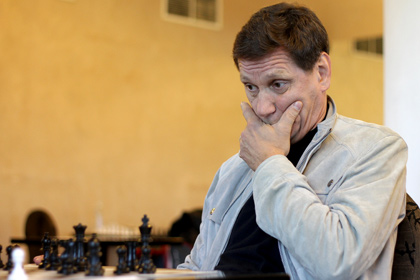 Жуков обыграл Илюмжинова в парные шахматы