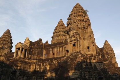 Камбоджа опротестовала планы строительства копии храма Ангкор-Ват