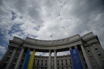 Киев потребовал компенсацию за нападения на диппредставительства в России