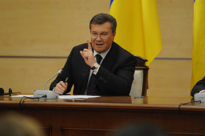 Киев предложил Януковичу доказать свою невиновность в суде