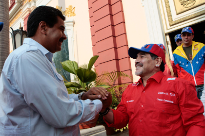 Мадуро предложил избрать президентом ФИФА Диего Марадону