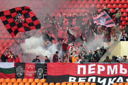 Четырем фанатам «Амкара» на полгода запретили посещать матчи команды