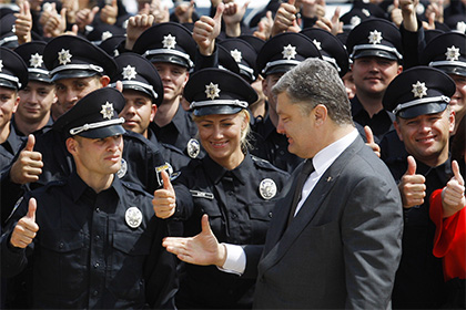 Порошенко назвал патрульную полицию лицом новой Украины
