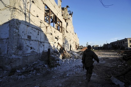 СМИ сообщили об обстрелах и боях под Донецком