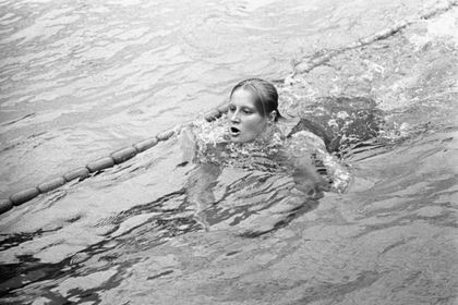 Умерла первая в истории СССР олимпийская чемпионка по плаванию