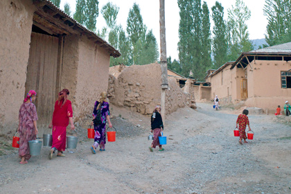 Всем жителям Таджикистана пообещали питьевую воду к 2095 году