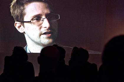 Сноуден рассказал о слежке британских спецслужб с помощью «смурфов»